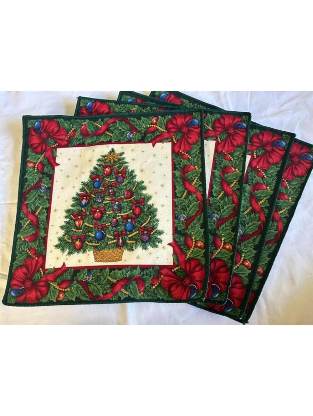 Set of 4 Christmas Tree Decorative Placemats